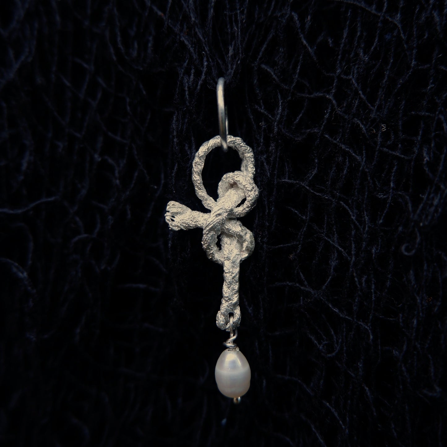 Small Not Knot Earring with pearl drop (single)